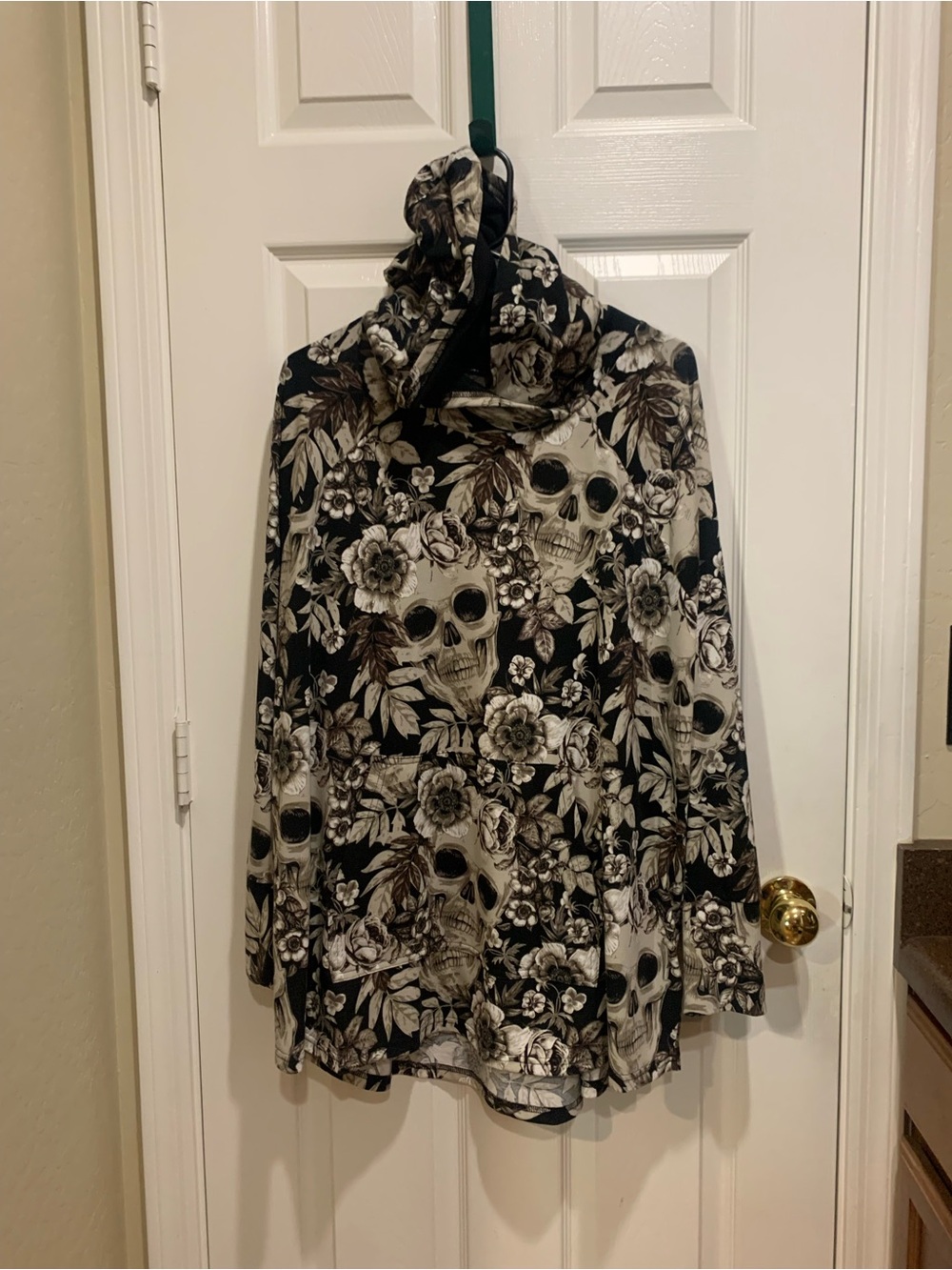 LuLaRoe Black and Cream Skull Floral Hooded Jacket